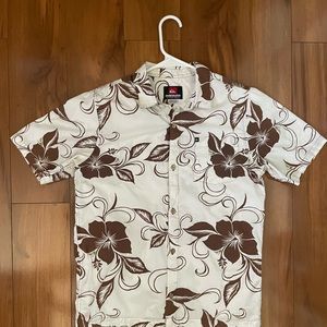 Used once. Quiksilver Aloha Shirt. Hawai’i. Hawaiian. Kids size XL.